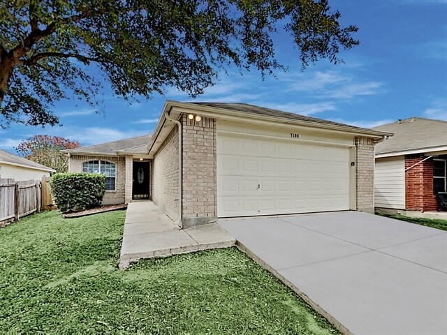 Foto principal - 7106 Heathers Place