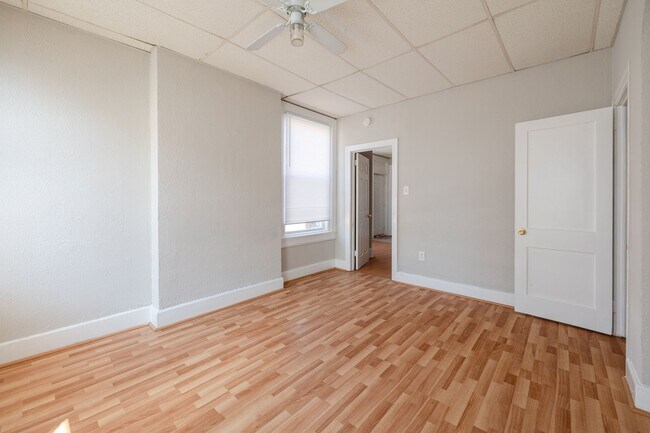Building Photo - 4717 Longshore Ave