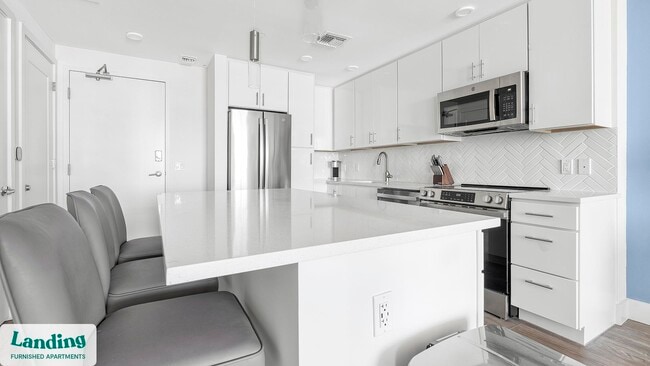 Building Photo - 1950 Mayfair St