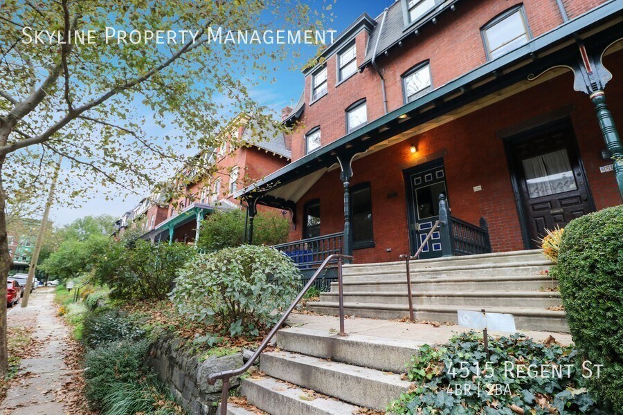 Primary Photo - Large 4 Bedroom Home For Rent In Universit...