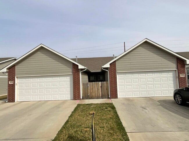 Building Photo - 5480 Colburn Ct E