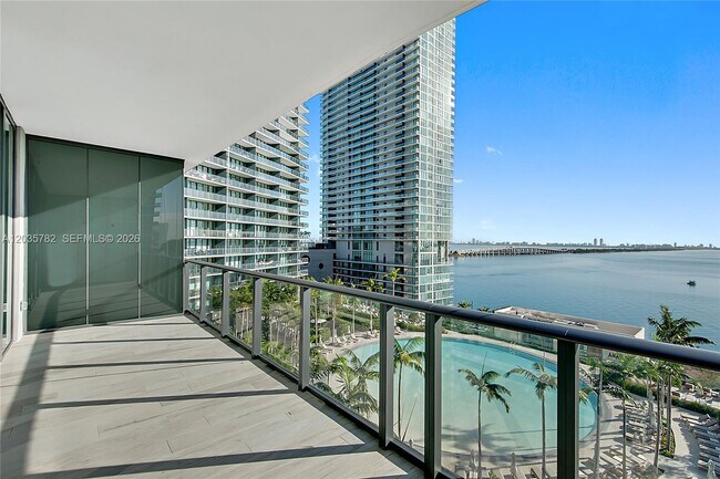 Foto del edificio - 480 NE 31st St