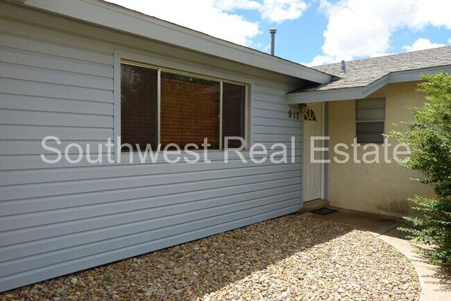 Foto del edificio - Coming soon. Lovely 3 bedroom 2 bath home
