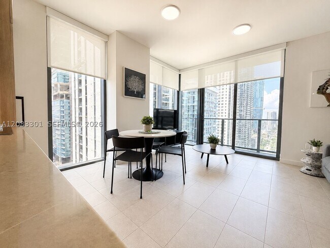Foto del edificio - 121 NE 5th St