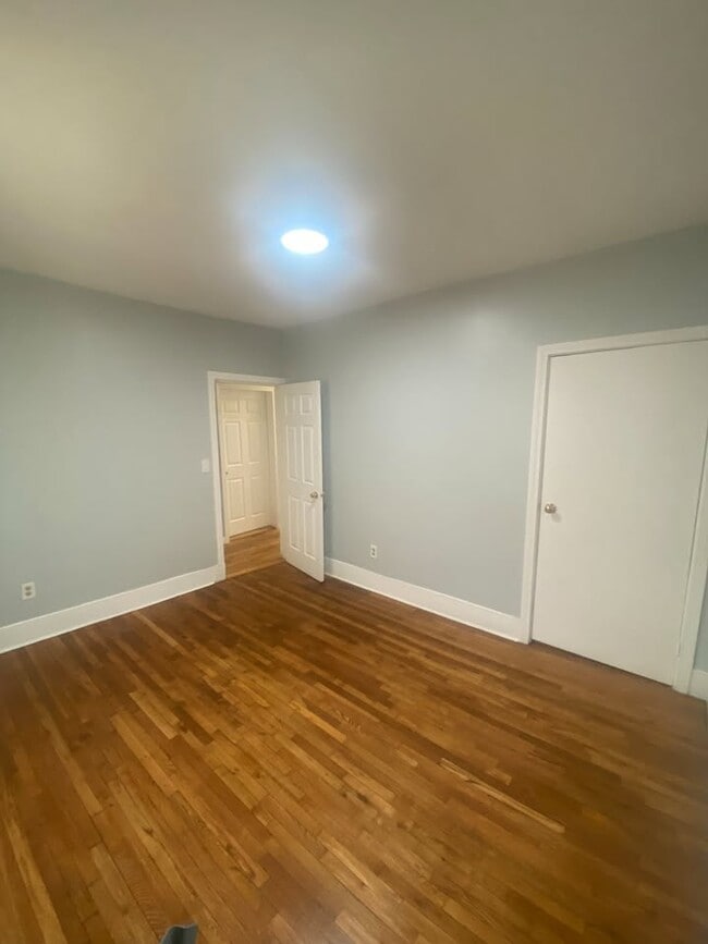 Building Photo - 647 Walk Hill St