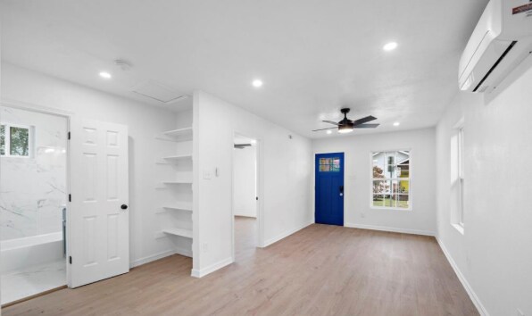 Almacenamiento adicional en la sala de estar - 3523 McIlhenny St