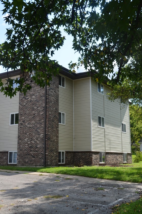 Building Photo - Heritage Apartments