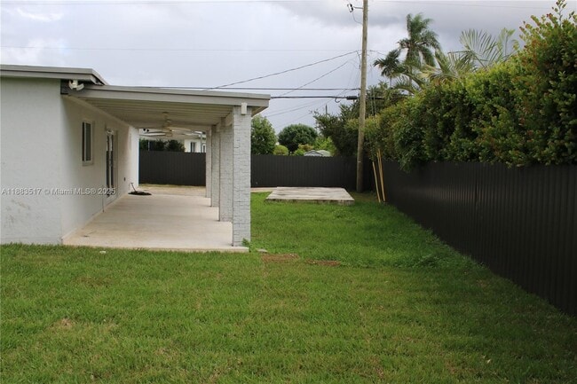 Building Photo - 10542 SW 52nd Terrace