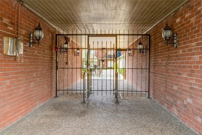 Photo - 11540 Chimney Rock Rd Apartment