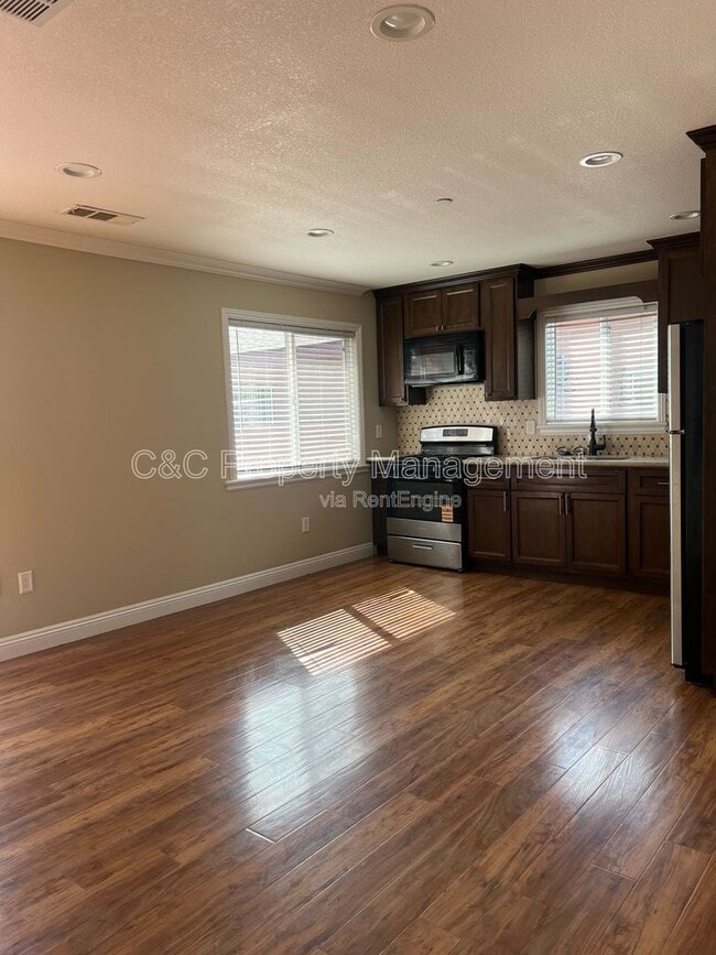 Foto del edificio - 1445 1/2 South Sunol Drive