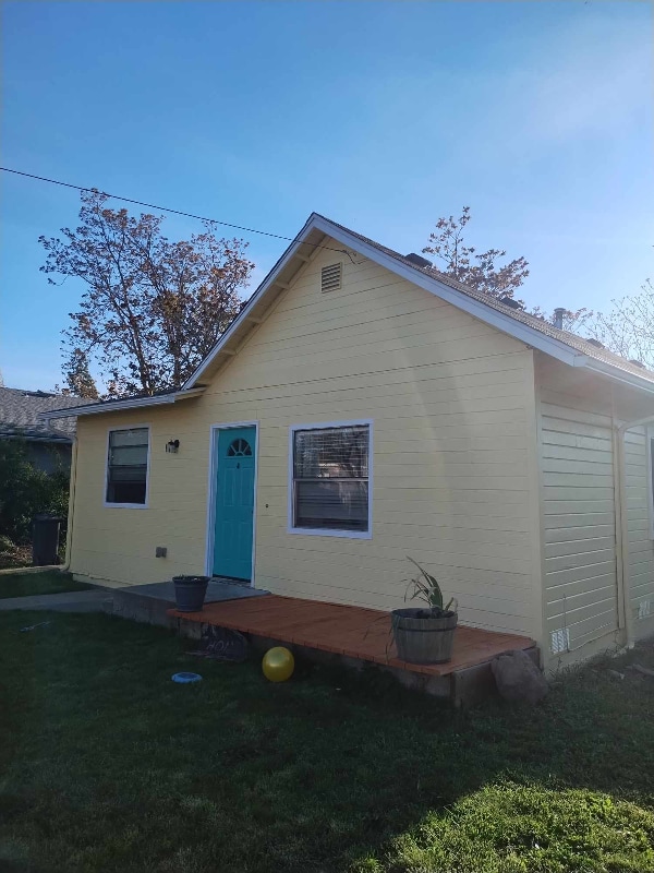 Building Photo - 1211 Niantic St