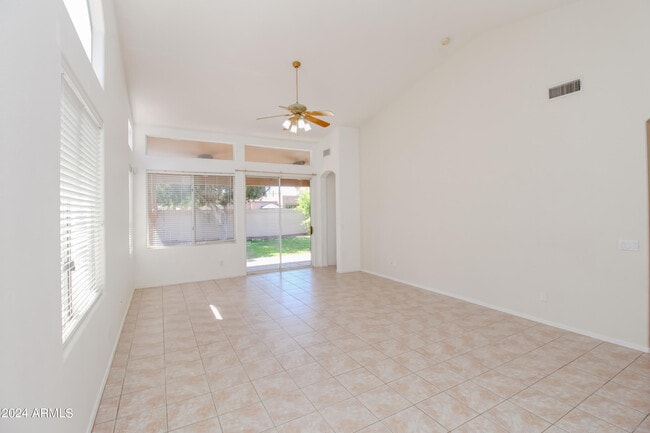 Building Photo - 1375 W Musket Way