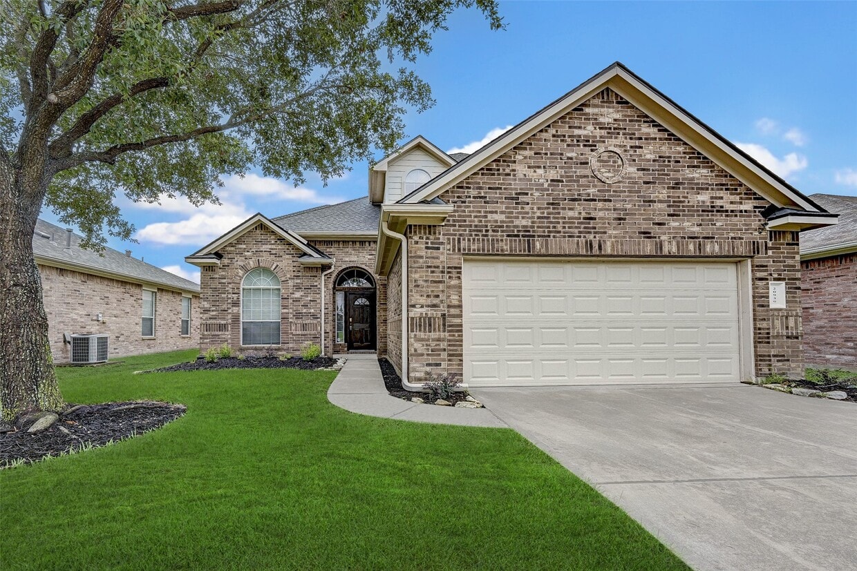 Foto principal - 20939 Kirkland Woods Dr