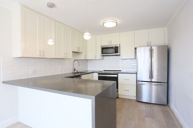 Building Photo - 366 Bellevue Avenue