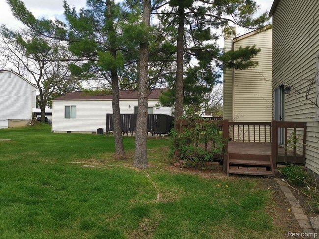 Building Photo - 2907 Roundtree Dr