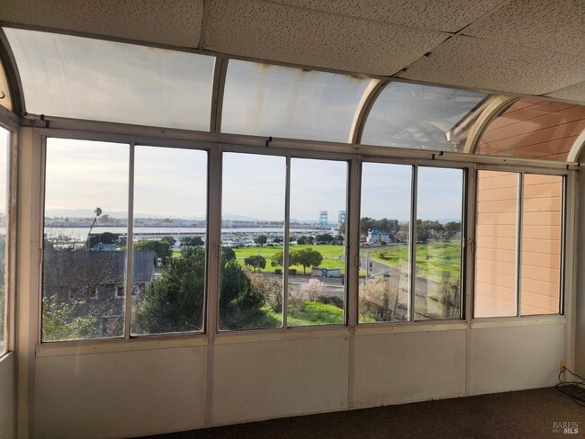 Building Photo - 102 Ohio St