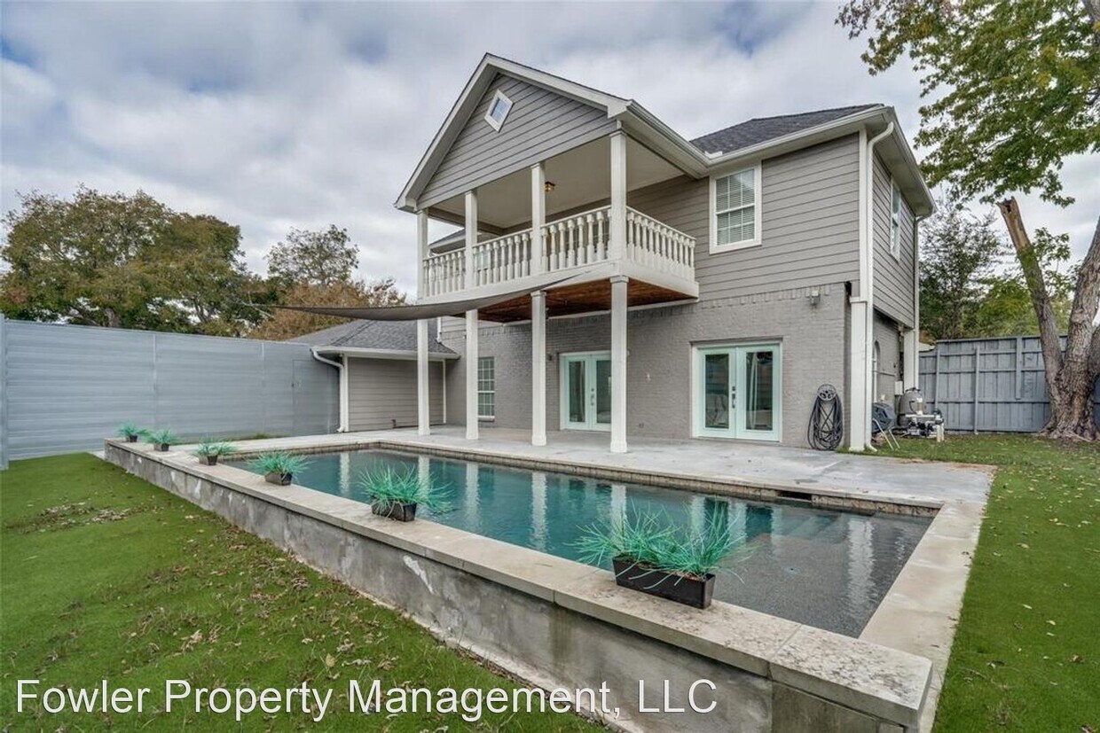 5 br, 4.5 bath House 3206 Rotan Ln House Rental in Dallas, TX