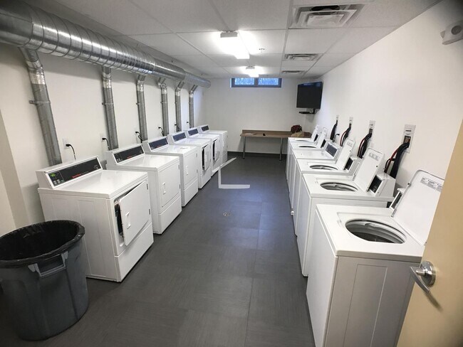 Foto del edificio - $4,350 - 2BR, 2BA |  Allston | Minutes from MBTA Greenline (B)