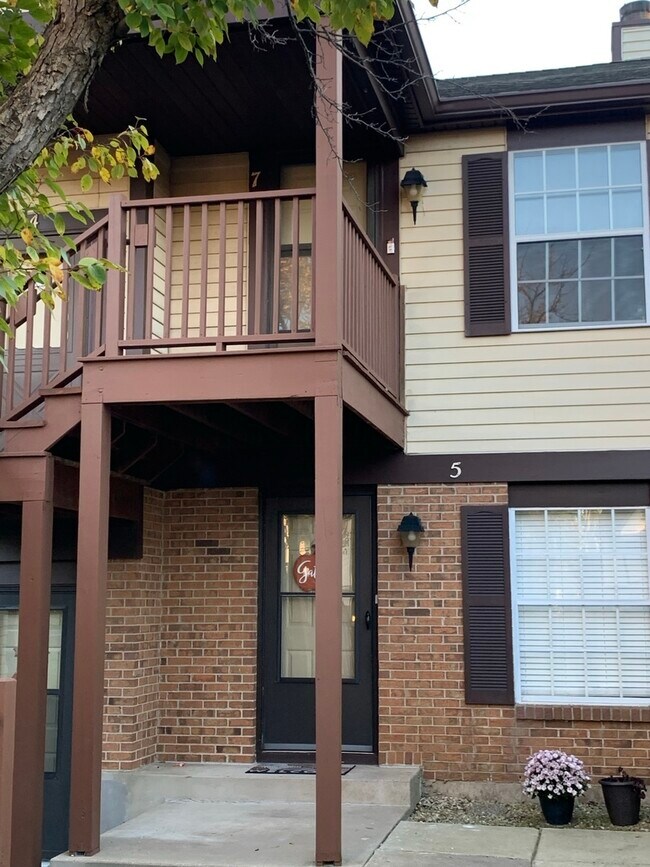 Foto del edificio - 361 Sandhurst Cir