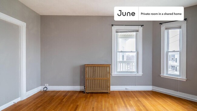 Foto del edificio - Room in Shared 5 bed/1 bath home