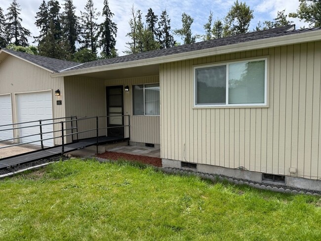 Foto del edificio - Updated single level 2 bed/1 bath duplex in Thurston!