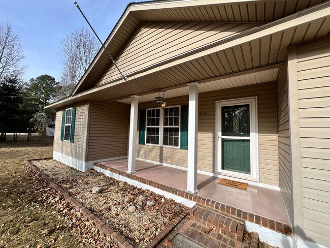 Foto del edificio - AVAILABLE MID-MARCH 2026! (One Pet Maximum)