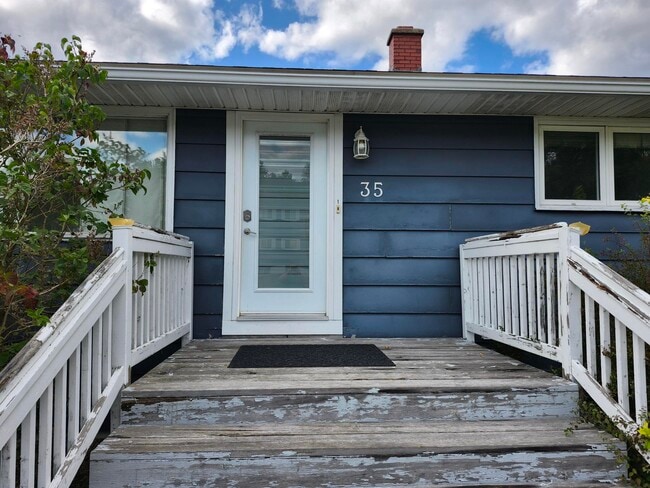 Photo du bâtiment - 35 McLaughlin Crescent