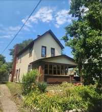 Building Photo - 721 Fairview Ave NE