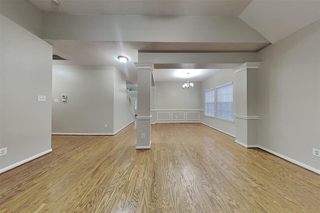 Building Photo - 1389 Bob White Ave
