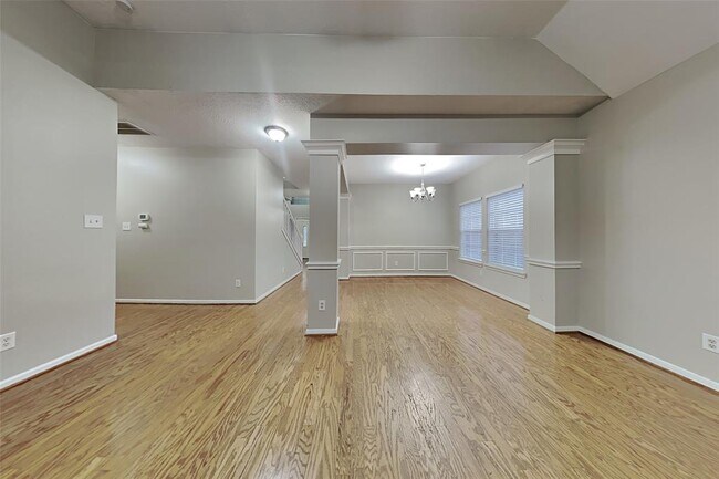 Foto del edificio - 1389 Bob White Ave