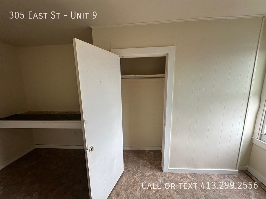 Building Photo - Private Room for Rent in the Heart of Ludl...