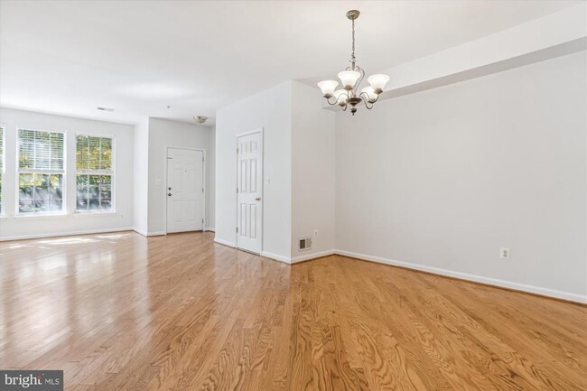 Foto del edificio - 20238 Portsmouth Blvd