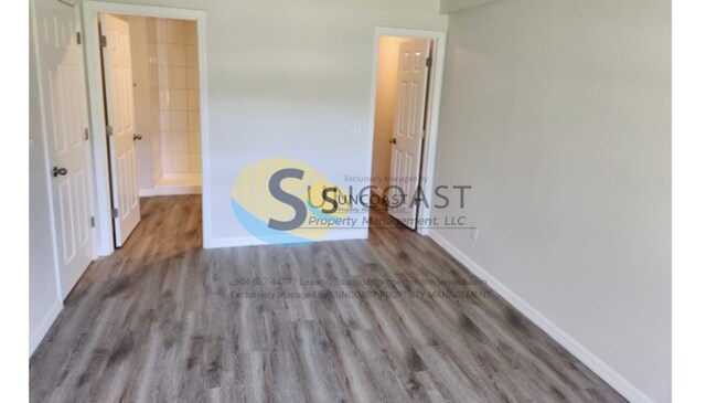 Building Photo - 3851 Hollycrest St