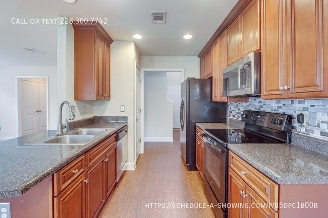 Building Photo - 17986 Restoration Cir