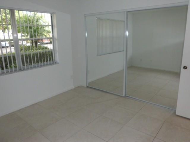 Foto del edificio - 8720 Shadow Wood Blvd