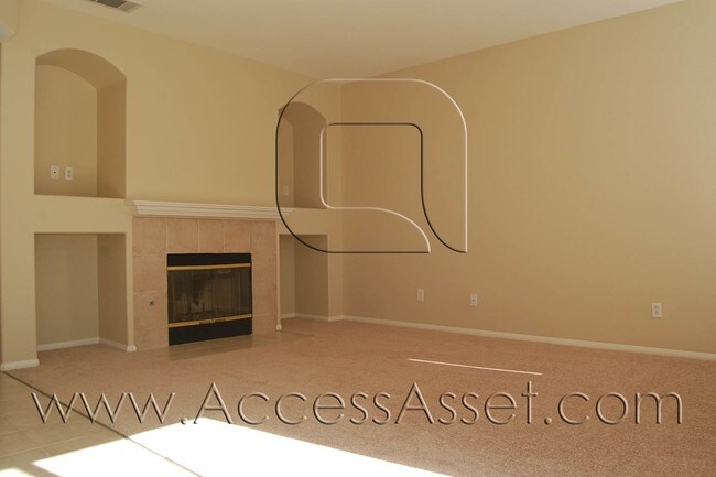 Building Photo - 42015 Dahlia Way