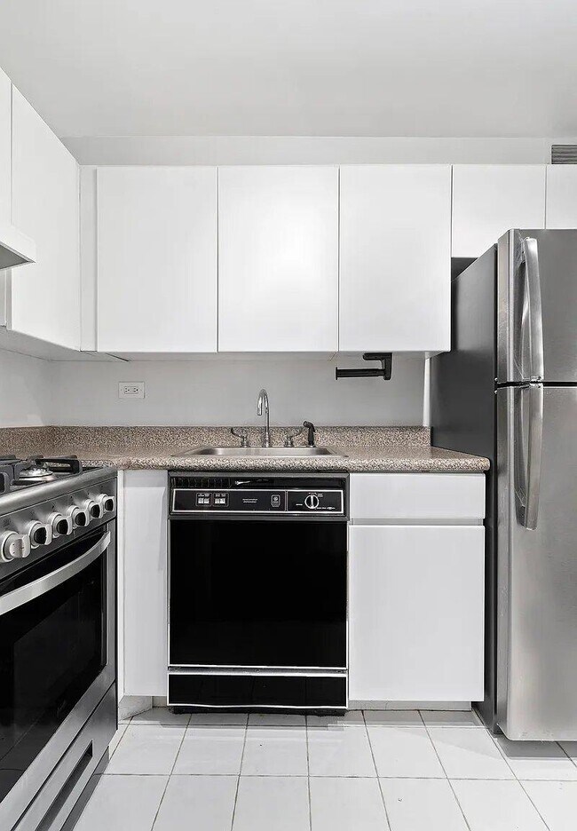 Foto del edificio - 2 bedroom in NEW YORK NY 10011