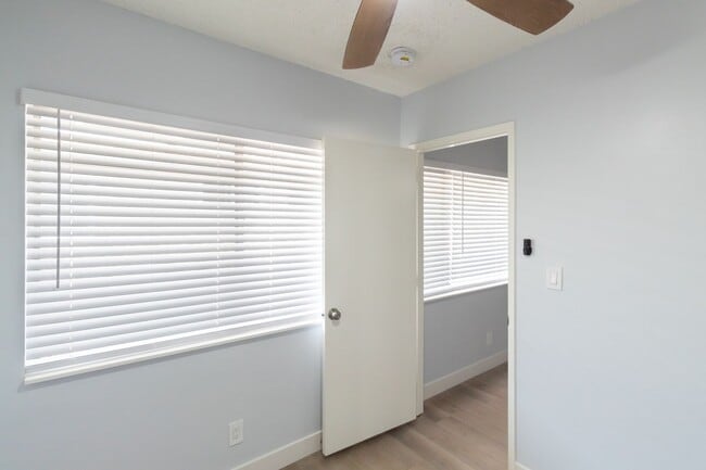 Building Photo - 811 Gardenia Ave