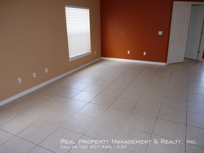 Foto del edificio - Big 4 BR / 2 BA Home In Robinson Hills