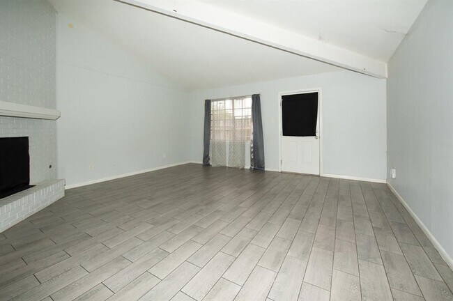 Foto del edificio - 7303 Grand Canyon Dr