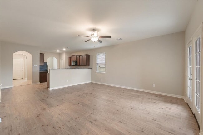 Building Photo - Beautiful Texas City Home in Seacrest Subdivsion