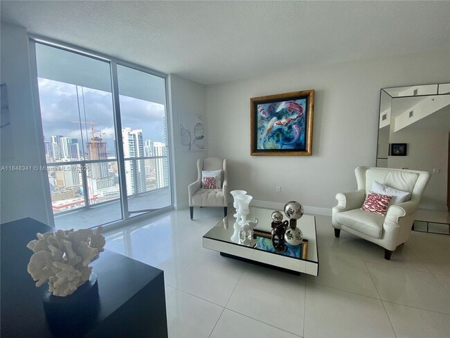 Foto del edificio - 185 SW 7th St