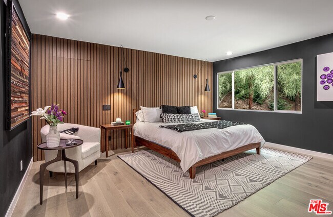 Building Photo - 6050 Sadring Ave