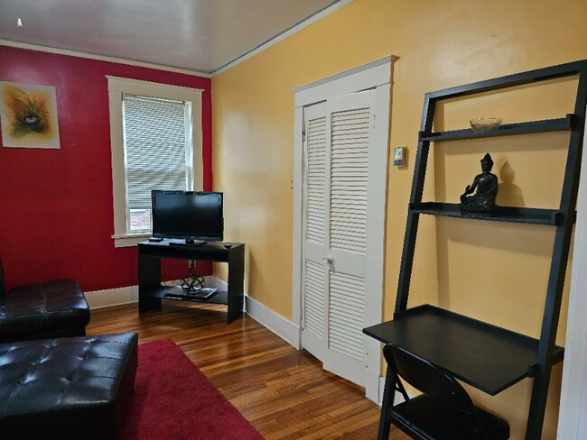 Building Photo - 695 S Barksdale St