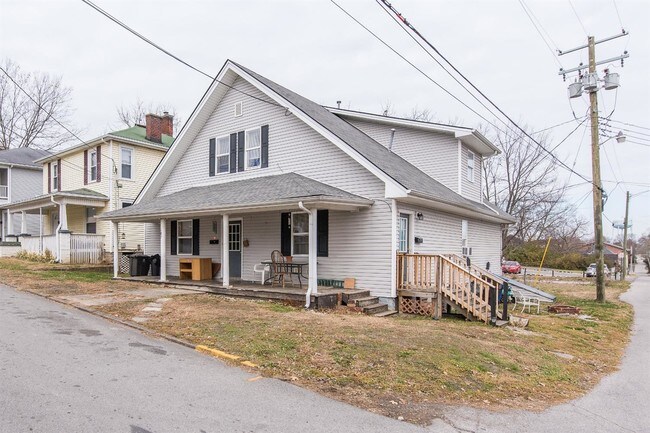 Building Photo - 107 E Hickman St