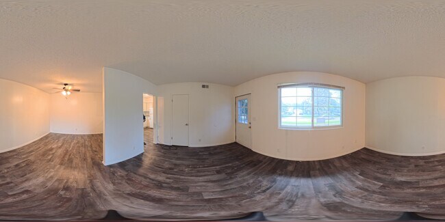 Foto del edificio - 214 NW Chapel Dr