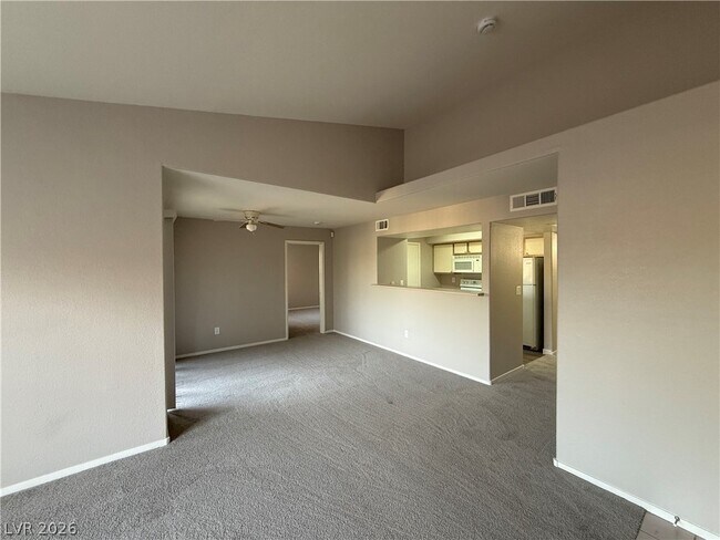 Foto del edificio - 2300 E Silverado Ranch Blvd
