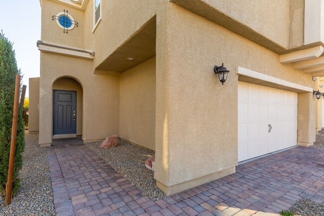 Building Photo - 6856 Pivot Point St