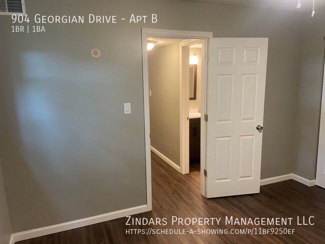 Building Photo - 1 bedroom 1 bathroom apartment in Danville.