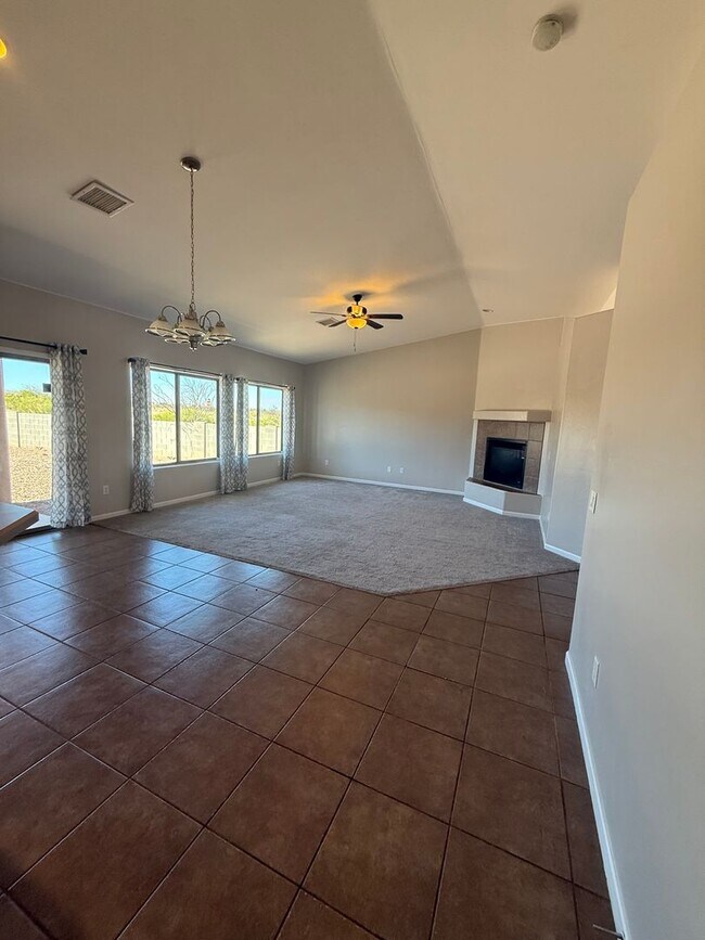 Foto del edificio - 4228 S Morning Glory Ct